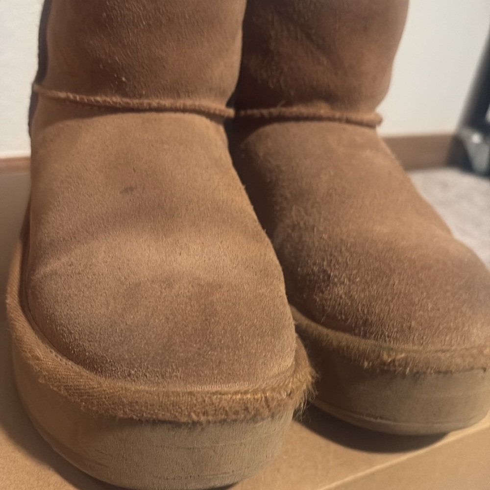 Ugg boots - kids classic mini platform size 5 - Picture 7 of 11